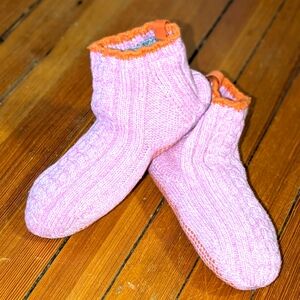 Bombas Cozy Pink & Orange Sweater Knit Gripper Slipper Socks Womens Sz M (9-11)